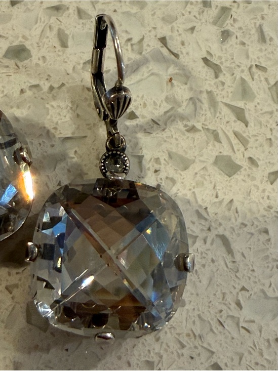 Catherines Jewelry - Vintage La Vie Parisienne by
Catherine
Popesco with necklace with Earings